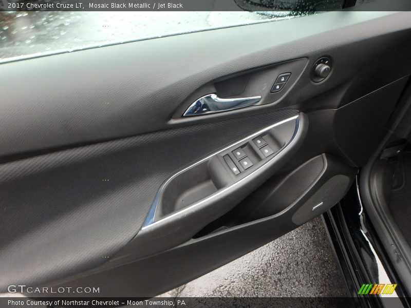 Mosaic Black Metallic / Jet Black 2017 Chevrolet Cruze LT