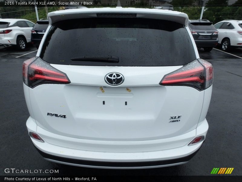 Super White / Black 2016 Toyota RAV4 XLE AWD
