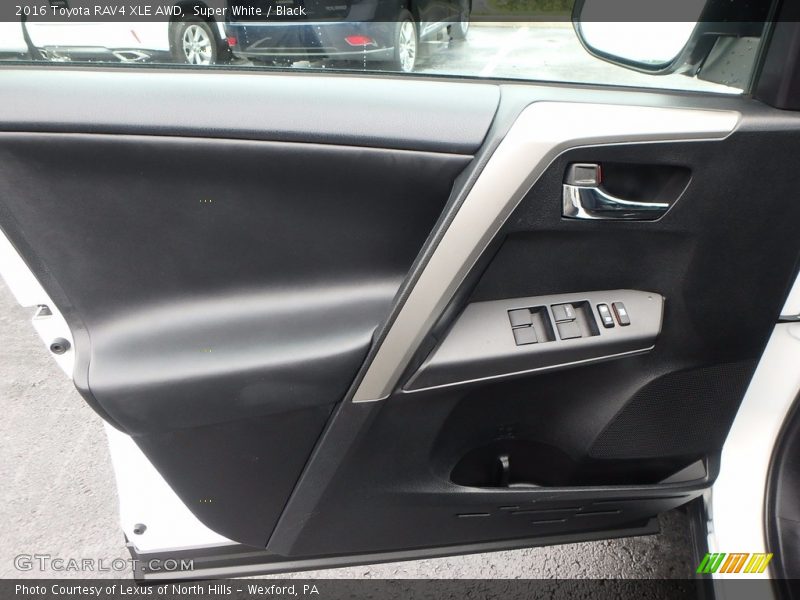 Super White / Black 2016 Toyota RAV4 XLE AWD