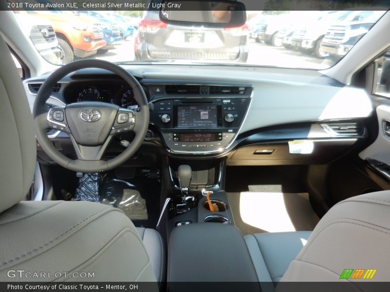 Celestial Silver Metallic / Light Gray 2018 Toyota Avalon XLE