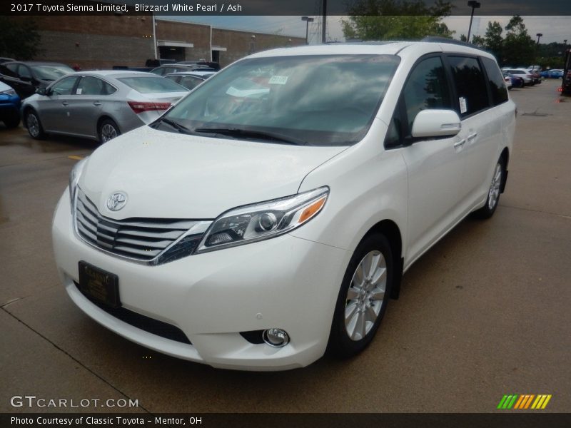Blizzard White Pearl / Ash 2017 Toyota Sienna Limited
