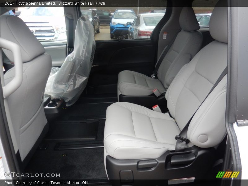 Blizzard White Pearl / Ash 2017 Toyota Sienna Limited