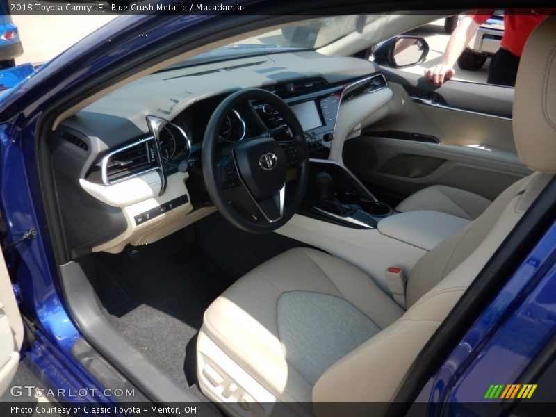 Blue Crush Metallic / Macadamia 2018 Toyota Camry LE