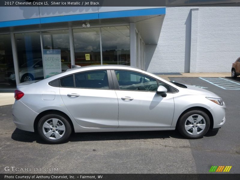 Silver Ice Metallic / Jet Black 2017 Chevrolet Cruze LS