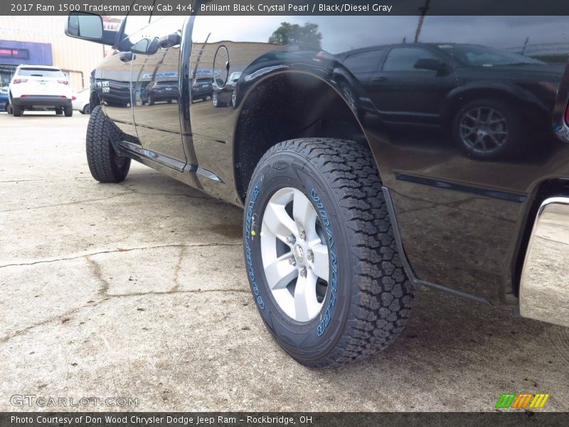 Brilliant Black Crystal Pearl / Black/Diesel Gray 2017 Ram 1500 Tradesman Crew Cab 4x4