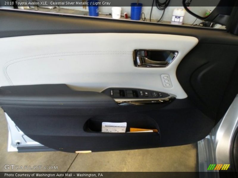 Celestial Silver Metallic / Light Gray 2018 Toyota Avalon XLE
