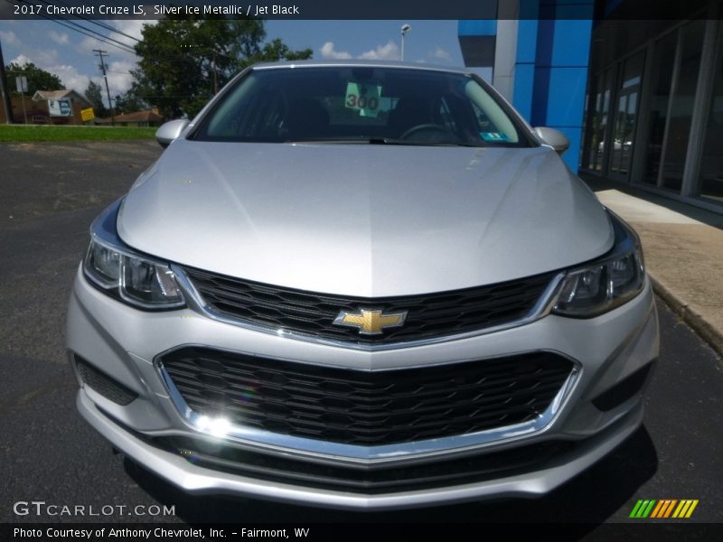 Silver Ice Metallic / Jet Black 2017 Chevrolet Cruze LS