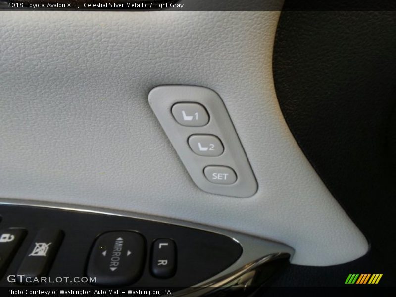 Celestial Silver Metallic / Light Gray 2018 Toyota Avalon XLE