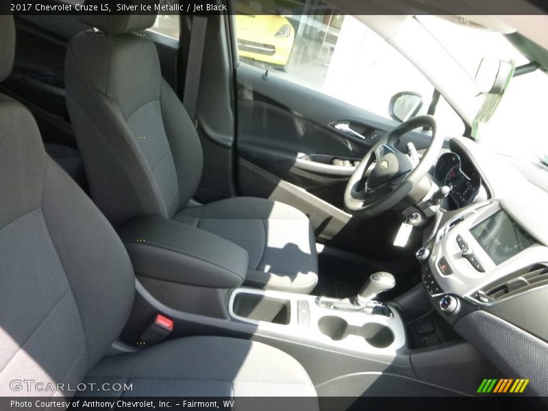 Silver Ice Metallic / Jet Black 2017 Chevrolet Cruze LS
