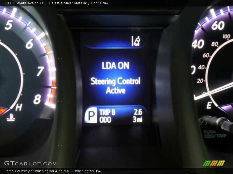 Celestial Silver Metallic / Light Gray 2018 Toyota Avalon XLE