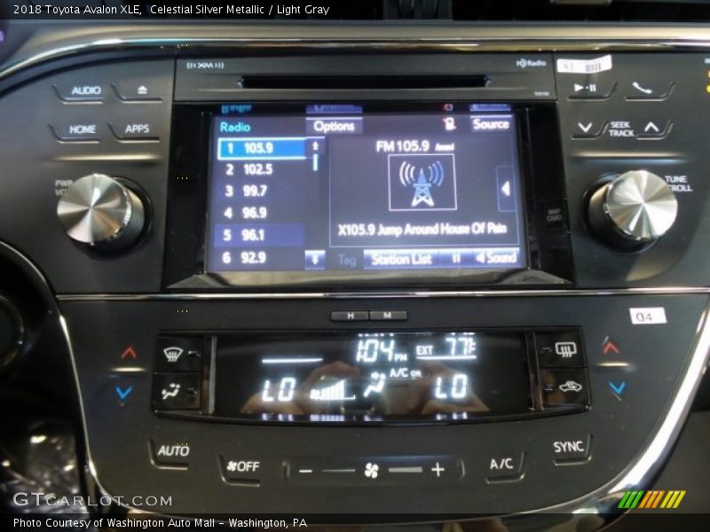 Celestial Silver Metallic / Light Gray 2018 Toyota Avalon XLE