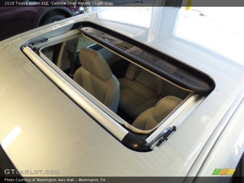 Celestial Silver Metallic / Light Gray 2018 Toyota Avalon XLE
