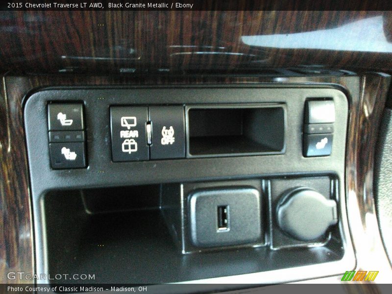 Black Granite Metallic / Ebony 2015 Chevrolet Traverse LT AWD