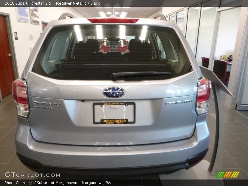 Ice Silver Metallic / Black 2018 Subaru Forester 2.5i