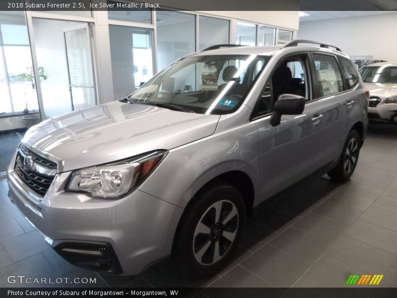 Ice Silver Metallic / Black 2018 Subaru Forester 2.5i