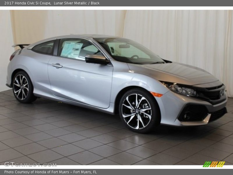 Front 3/4 View of 2017 Civic Si Coupe