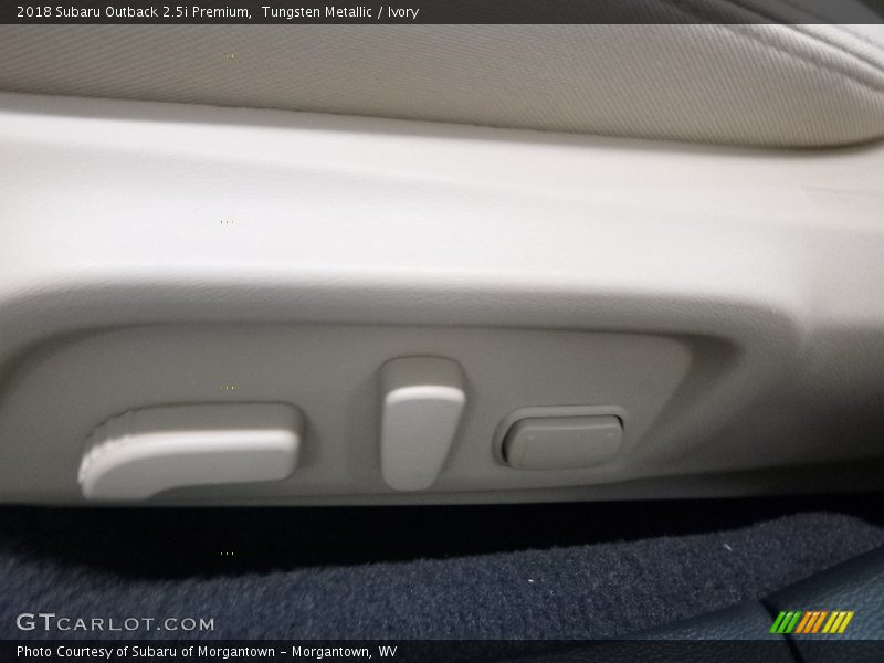 Tungsten Metallic / Ivory 2018 Subaru Outback 2.5i Premium