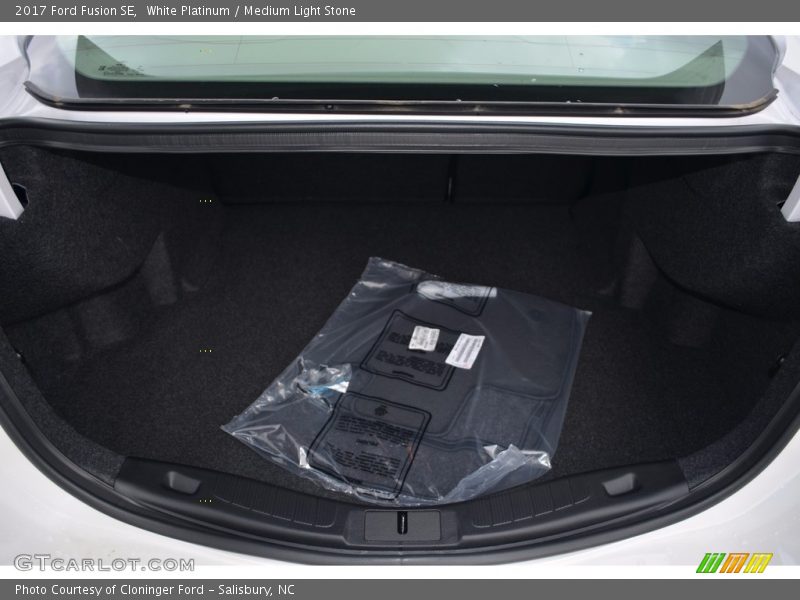 White Platinum / Medium Light Stone 2017 Ford Fusion SE