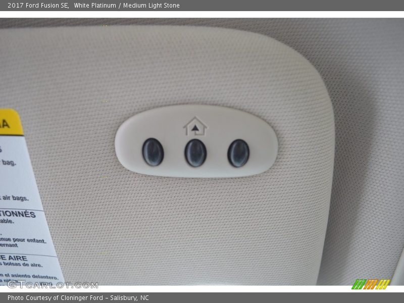 White Platinum / Medium Light Stone 2017 Ford Fusion SE