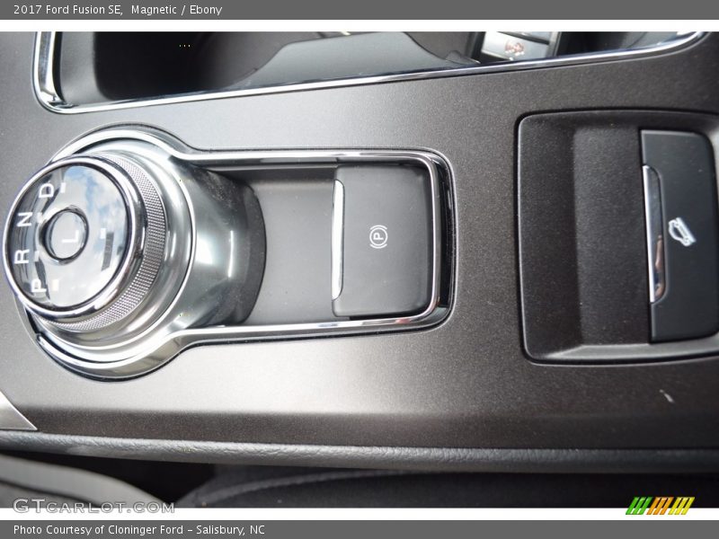Magnetic / Ebony 2017 Ford Fusion SE