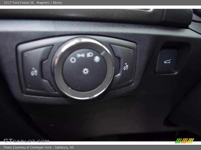 Magnetic / Ebony 2017 Ford Fusion SE