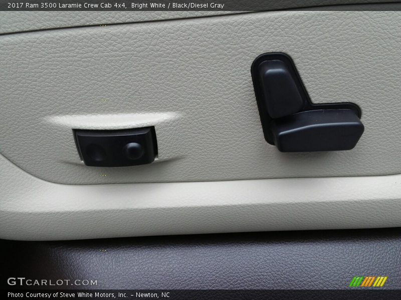 Bright White / Black/Diesel Gray 2017 Ram 3500 Laramie Crew Cab 4x4