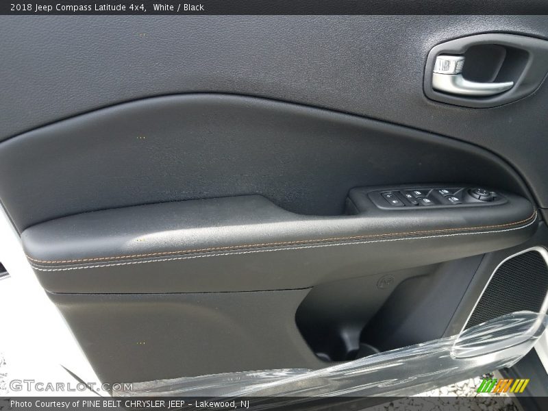 White / Black 2018 Jeep Compass Latitude 4x4