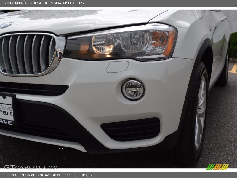 Alpine White / Black 2017 BMW X3 xDrive28i