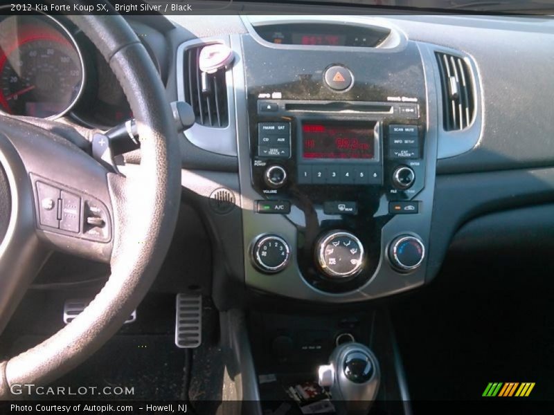 Bright Silver / Black 2012 Kia Forte Koup SX