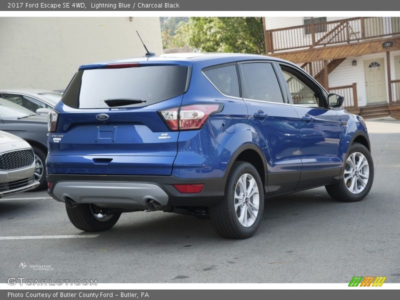 Lightning Blue / Charcoal Black 2017 Ford Escape SE 4WD