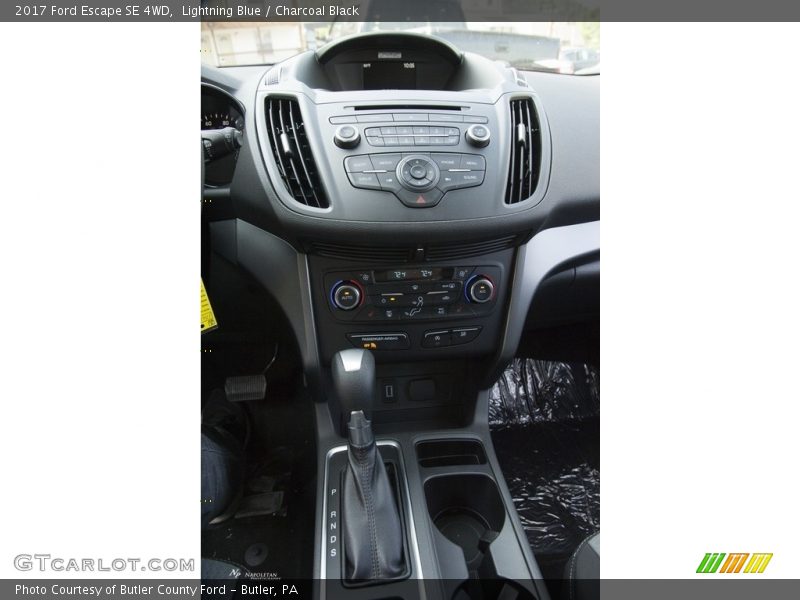 Lightning Blue / Charcoal Black 2017 Ford Escape SE 4WD