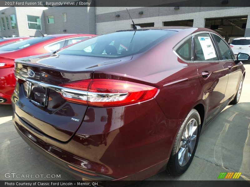 Burgundy Velvet / Ebony 2017 Ford Fusion SE