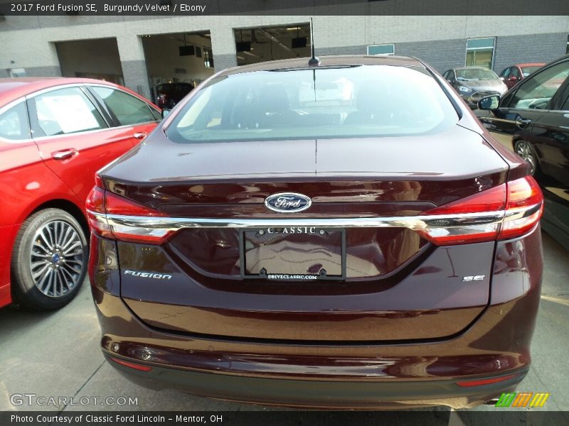 Burgundy Velvet / Ebony 2017 Ford Fusion SE