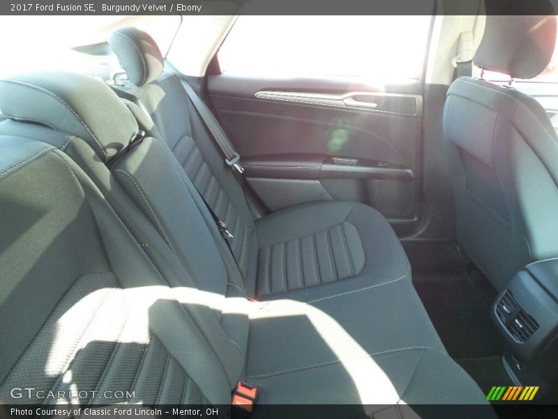 Burgundy Velvet / Ebony 2017 Ford Fusion SE