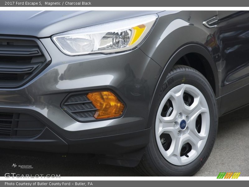 Magnetic / Charcoal Black 2017 Ford Escape S