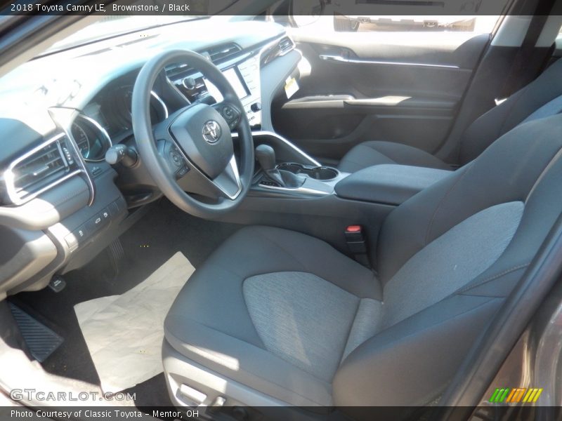 Brownstone / Black 2018 Toyota Camry LE