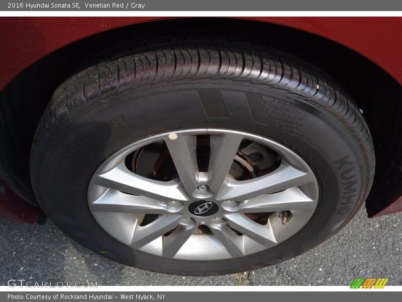 Venetian Red / Gray 2016 Hyundai Sonata SE