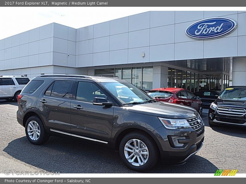 Magnetic / Medium Light Camel 2017 Ford Explorer XLT