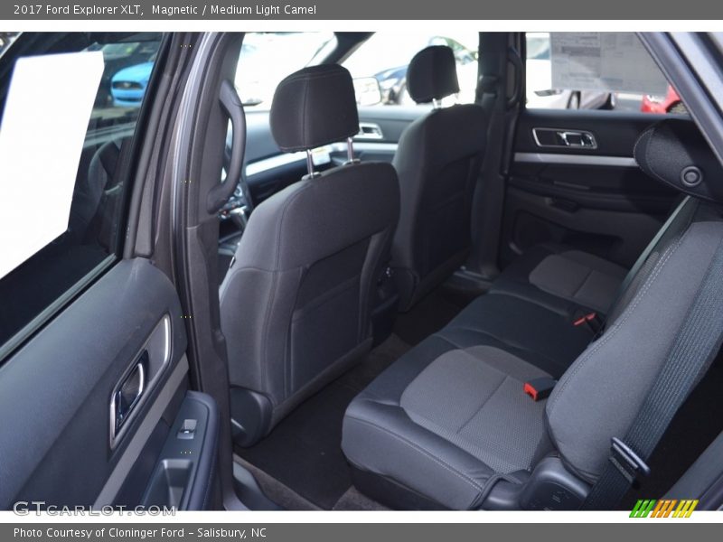 Magnetic / Medium Light Camel 2017 Ford Explorer XLT