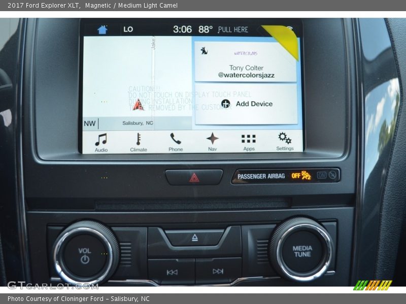 Magnetic / Medium Light Camel 2017 Ford Explorer XLT