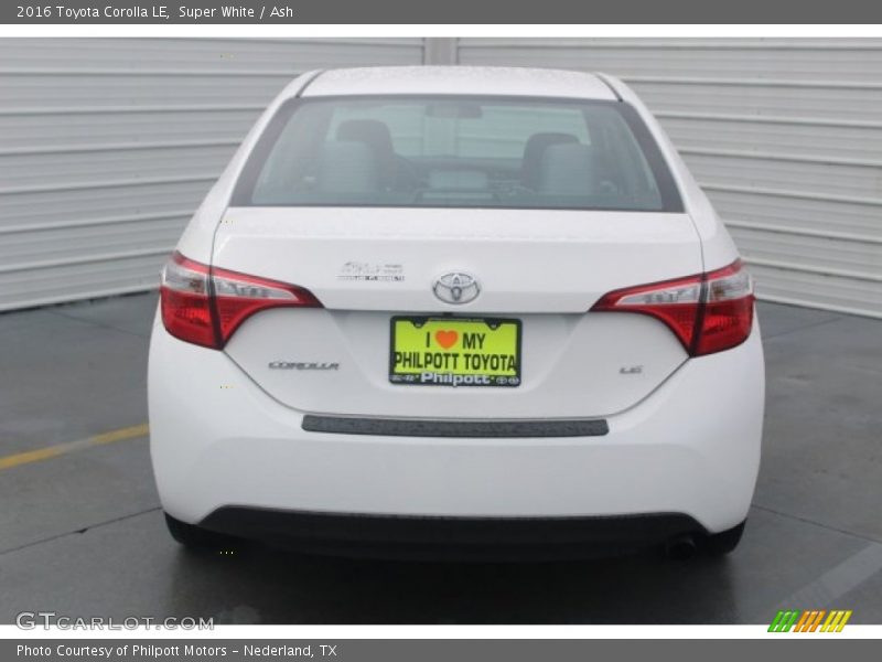 Super White / Ash 2016 Toyota Corolla LE