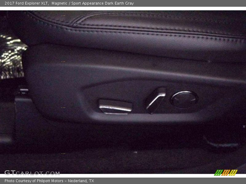 Magnetic / Sport Appearance Dark Earth Gray 2017 Ford Explorer XLT