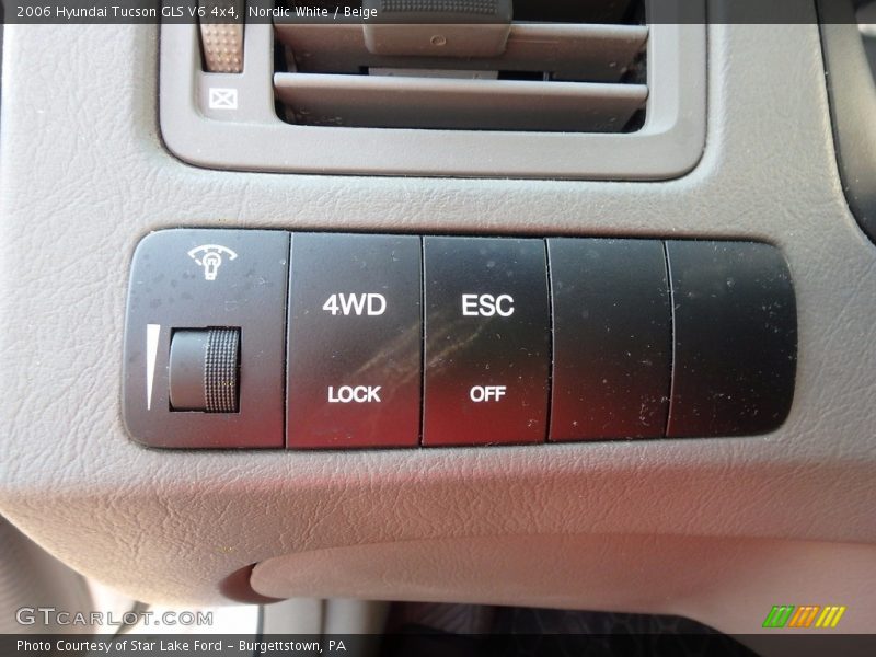 Nordic White / Beige 2006 Hyundai Tucson GLS V6 4x4