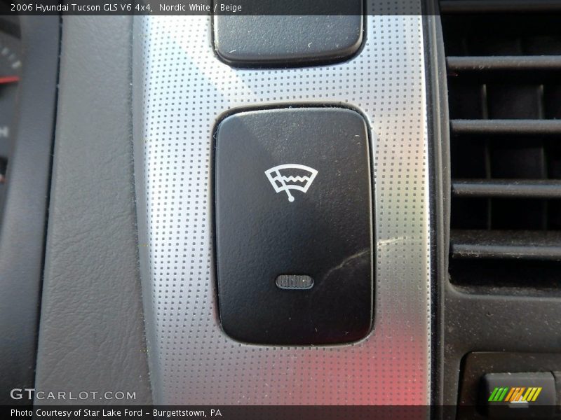Nordic White / Beige 2006 Hyundai Tucson GLS V6 4x4