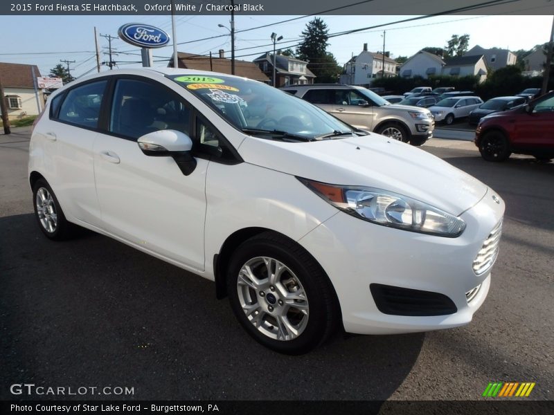 Oxford White / Charcoal Black 2015 Ford Fiesta SE Hatchback