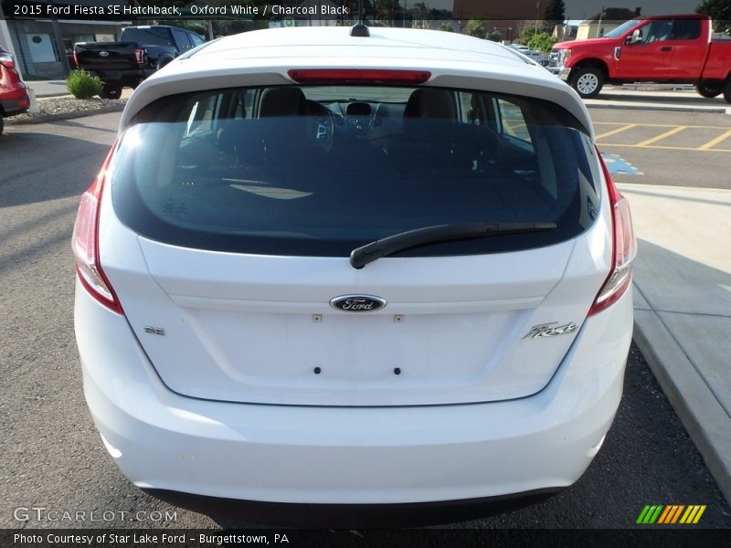 Oxford White / Charcoal Black 2015 Ford Fiesta SE Hatchback