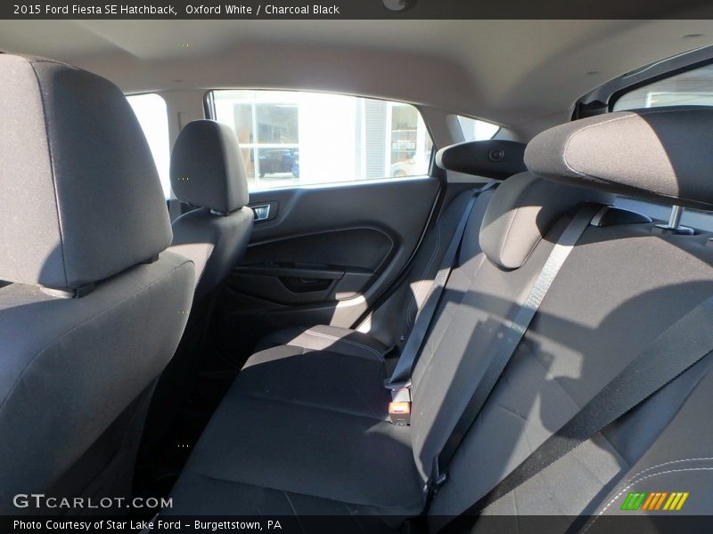 Oxford White / Charcoal Black 2015 Ford Fiesta SE Hatchback