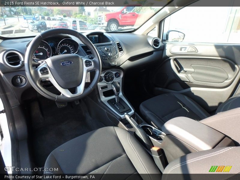 Oxford White / Charcoal Black 2015 Ford Fiesta SE Hatchback