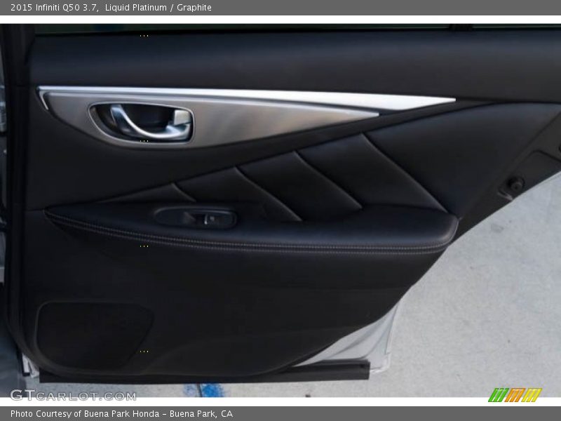 Liquid Platinum / Graphite 2015 Infiniti Q50 3.7
