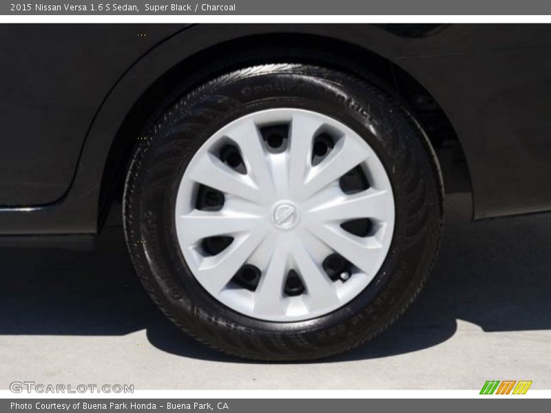 Super Black / Charcoal 2015 Nissan Versa 1.6 S Sedan